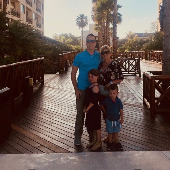 Meet your Posher, Katie - Picture 2 of 4